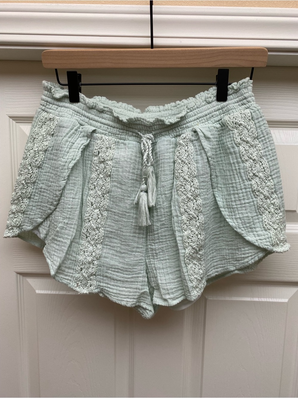 American eagle shorts lace Large light teal turquoise